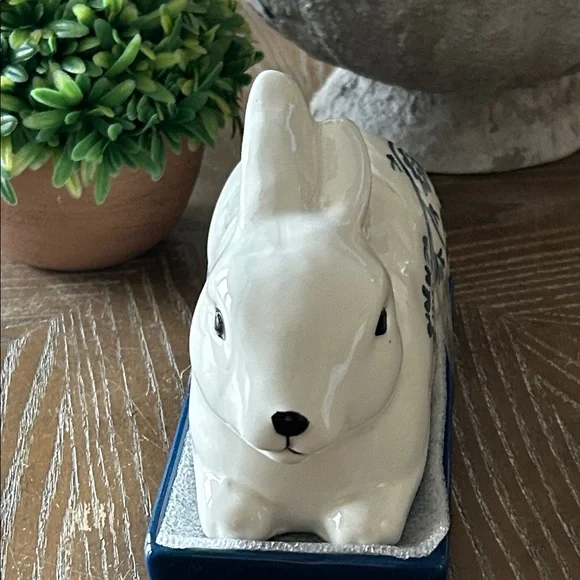 NEW! Blue & White Floral Chinoiserie Ceramic Bunny Rabbit Butter Dish - Picture 6 of 7